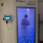 homme effectuant la cryothérapie