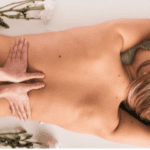 femme qui recoit un massage